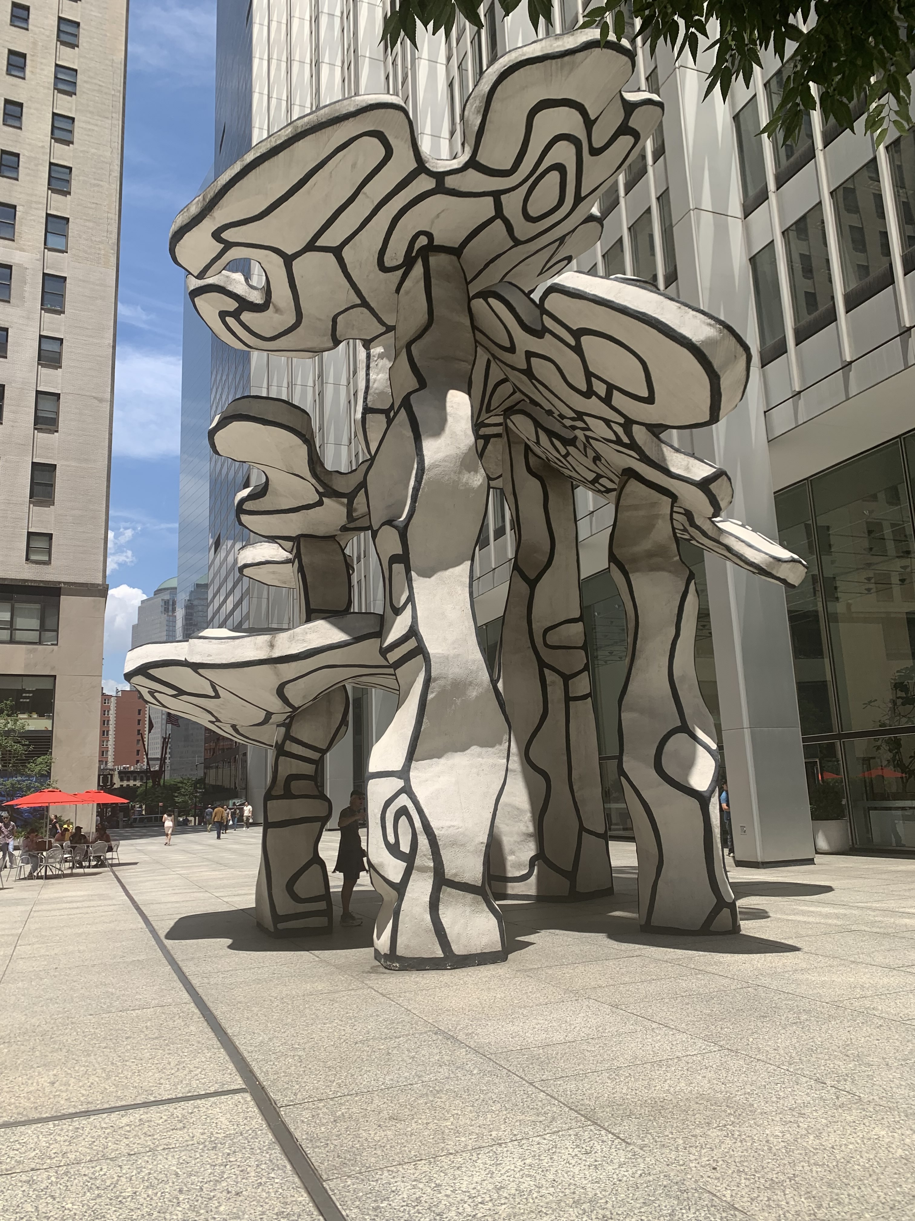 statue
